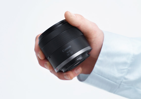 【Canon】ほぼ新品RF-S14-30mm F4-6.3 IS STM PZ パワーズーム内蔵のキヤノン「RF-S14-30mm F4-6.3 IS STM PZ